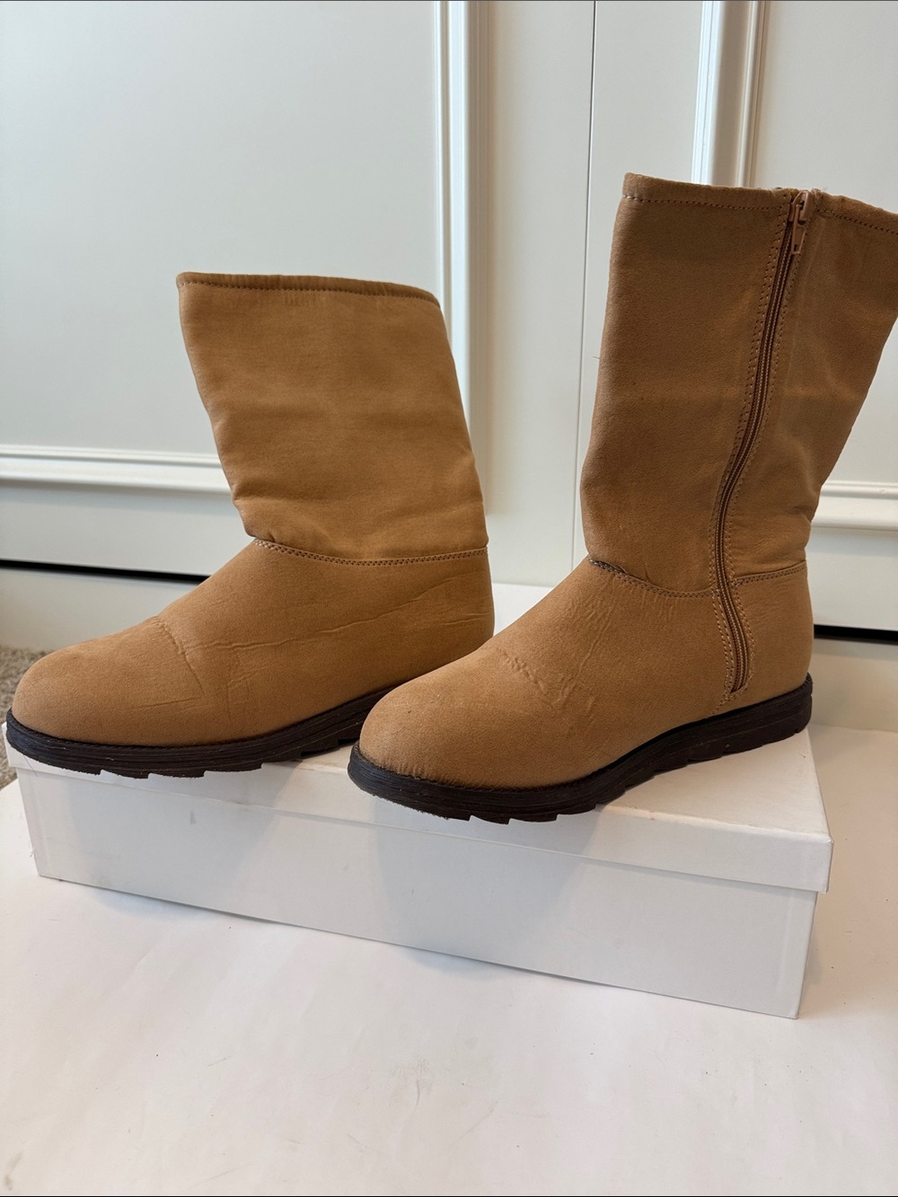 Women's Mukluk Tan Mid-Calf Casual Boots with reversible fur/patterned wrap